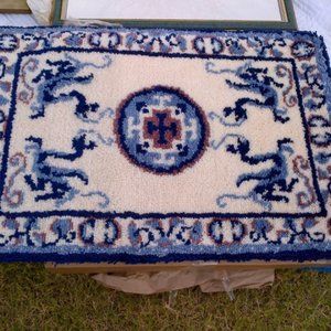 HANDMADE ORIENTAL HOOKED RUG ON WOOD HANGING FRAME